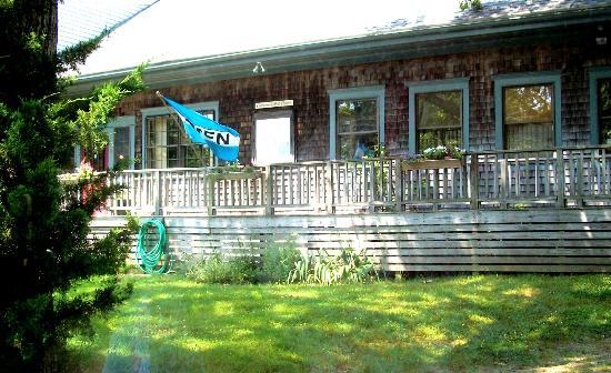 The Cataumet Arts Center